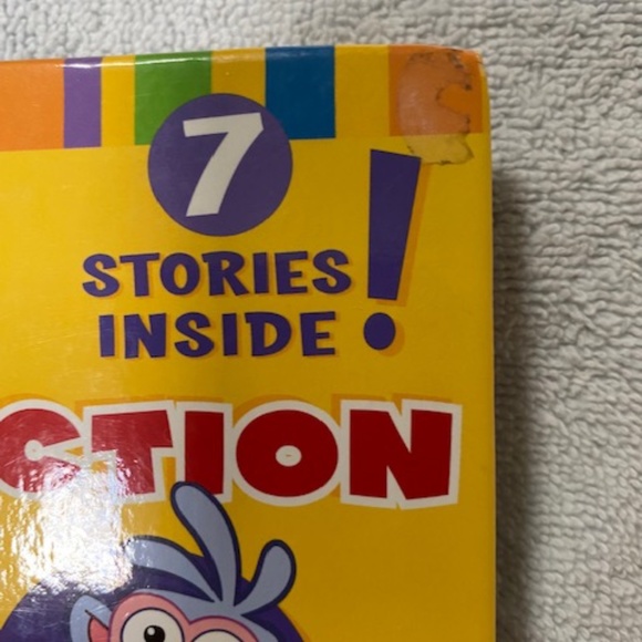 Dora's Storytime Collection - Picture 2 of 3